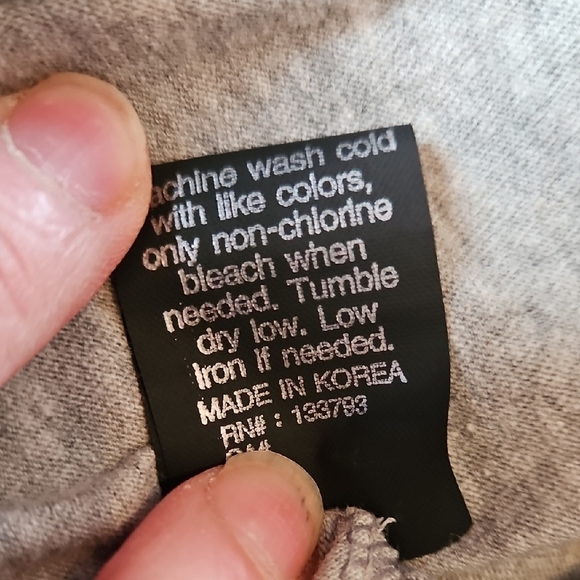 POL Gray V-Neck T-Shirt with Eagle Graphic, SZ L, NWOT! - Picture 5 of 5